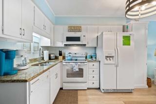 Walk to Coligny Beach Park Family-Friendly Villa - Hilton Head Island - 6