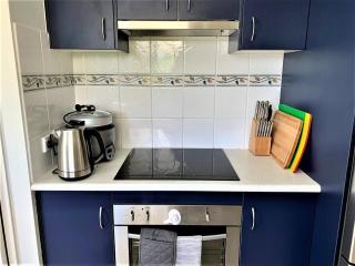 Entire 4BR House close to Airport Hosted by Homestayz - Gladstone - 4