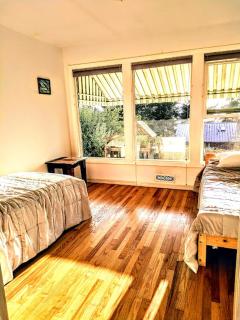 Saltwater Beach Home with Ocean Views - Des Moines - 6