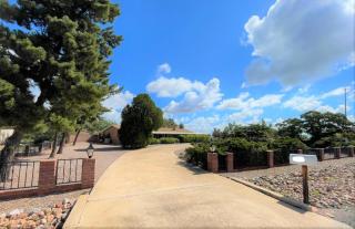 Luxe 4BR 2BTH l Pool & Grill l Central Location l Mountain View l Family Vacation l RV Site - Sierra Vista - 6