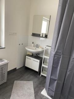 3 Mehrbettzimmer, Küche, Bad für Arbeiter und Monteure in Gau-Weinheim - Gau-Weinheim - 5