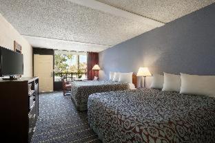 Days Inn by Wyndham Clearwater/Central - 8
