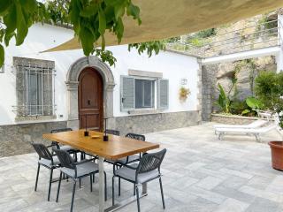 Rock House Villa - Isquia - 4