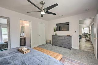 Stylish Bakersfield Getaway with Pool Table! - Bakersfield - 1