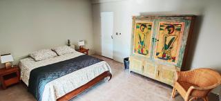 Superbe 2 pièces très confortables meublé 50 m2 terrasse, parking privé, jardin, Pont du Gard 10mn #6 - 2