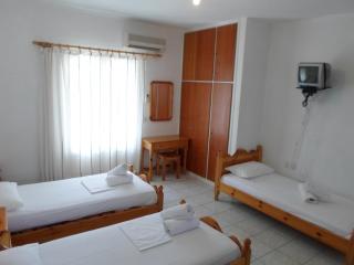 Katerina Apartments - Tsoukaladhes - 3
