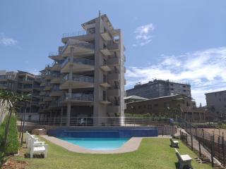 Whale Rock, Modern Beachfront Apartment - Margate - 8