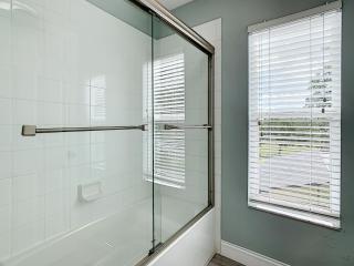 Luxury Family Villa Pool Hot Tub Close to Disney - 3