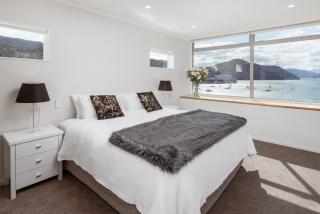 Oxleys Penthouse 506 - Picton - 2