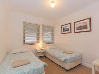 Dauphine 1 23 Townsend Street - Jindabyne - 2
