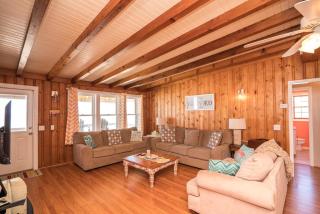 Oceanfront family fun home and dog friendly! Coastal Coop - Oak Island - 1