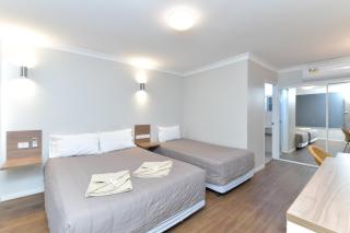 Platinum Motel - Perth - 6