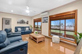 The Shamrock Luxury Retreat - - 8