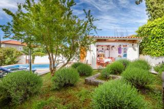 Nature & Sea Holiday Home with Pool - 3