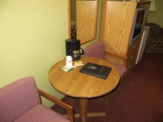 Super 8 by Wyndham Red Wing - 2