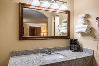Rodeway Inn Broken Bow-Hochatown - 6