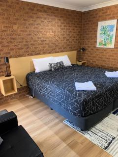 Colonial Motor Inn - West Wyalong - 9