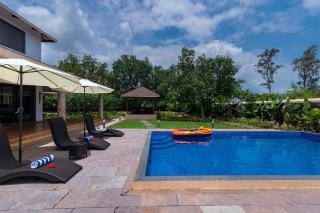 Classique Woods by StayVista with Pool, Lawn with Gazebo & Bar, Indoor Fun - Karjat - 4
