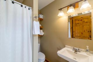 Scotch Pine . Trailside Lodging - 3