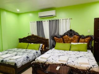 B2 - Spacious 3BR House with Netflix, Fiber Wifi, Parking, Balcony - 0