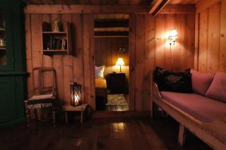 Charming and Authentic Heritage Retreat in Kvívík - right next to the river - Kvívík - 1