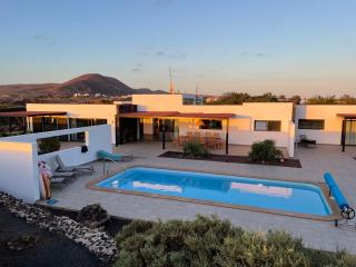 North Shore Villas, Villa MAKAI, Heated & Shared Pool - Lajares - 0
