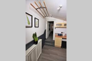 Near beach, Modern and Spacious 4 Bedroom House, Hot Tub, Wifi, Netflix, Parking - Paignton - 4