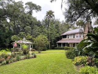 The Ann Stevens House - Cassadaga - 5