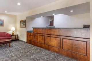 Econo Lodge - Saint Stephen - 4