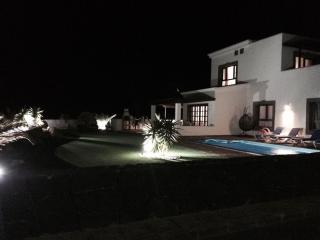 luxury 3bed Villa with heated private pool, full Sky and free WIFI - 6