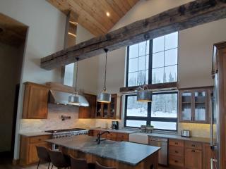 Luxury Ski-InandOut Getaway with Hot Tub and Views! - Angel Fire - 2