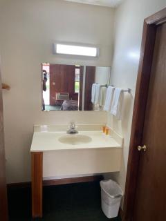 PINE VALLEY MOTEL - Spruce Pine - 1