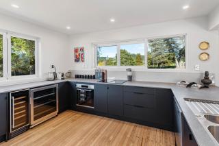 Above Par Golf Course Villa with Hot Tub 4bd3bth - Rotorua - 4