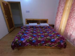 Lhachik Guest House - 8