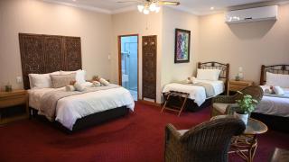 LUXURY FAMILY EN-SUITE ROOM @ 4 STAR GUEST HOUSE - 9