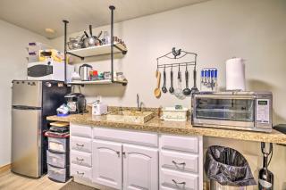 Farmhouse Apt on Route 66 - 12 Miles to Downtown - 2