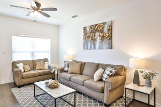 Hill Country Haven a Modern Rustic - 2 Bedroom 2 Bathroom Townhouse off Main Street - 2