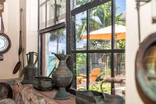 Orange Hill Beach Inn - 6