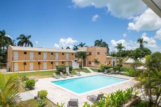 Orange Hill Beach Inn - Nassau - 0