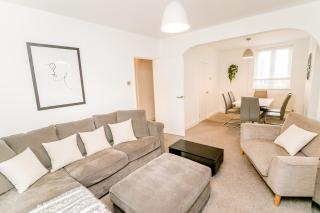 New city house, great location - with parking - 0