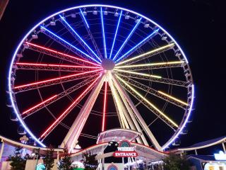 Powdermill Point Theater Room, Miniature Golf, 1089 FREE tickets each paid day, Dollywood and More - Sevierville - 1