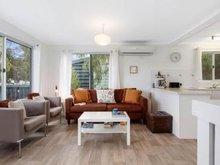 Dolphin Dreaming 16 Dolphin Avenue - Carrickalinga - 1