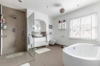 Windsor Town Centre Victorian townhouse sleeps 6 - 1