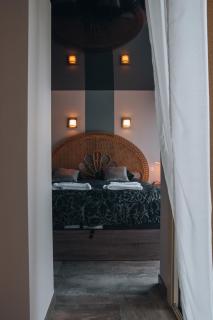 La Ronde des Bois - Romance et Bien Être - Jacuzzi privatif-piscine-patio - 4