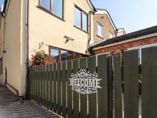 8 Heatons Bridge Road - 9