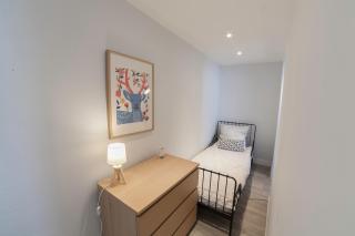 PRESTIGELOC - 3 Studios au Choix - 2 avec Sauna privé gratuit, 1 avec 3 Couchages, Centre-ville - Orléans - 5