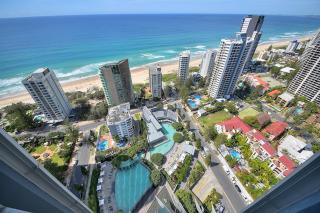 Deluxe Private Apartment in Surfers Paradise - Gold Coast - 8