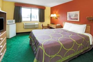 Super 8 by Wyndham Romeoville Bolingbrook - Romeoville - 1