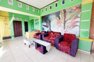 Quattrick Dee Homestay Mitra RedDoorz - Manokwari - 8