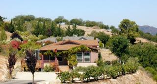 Sirena Vineyard Resort - 3 Bedroom guest house - 9